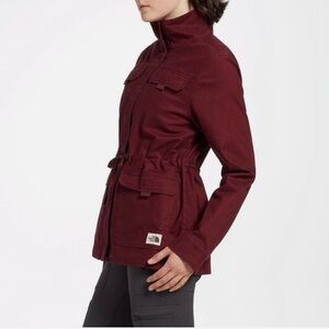 The North Face Women's Burgundy Urban Utility Jacket Shacket Size Small